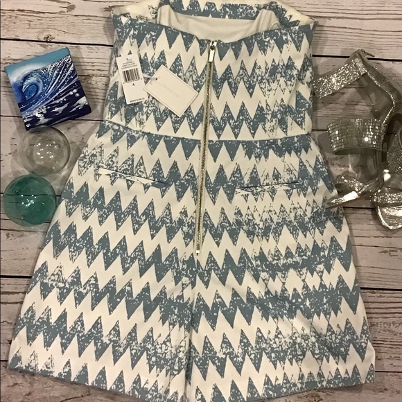 🎉HP🎉NWT 1.STATE Boho Blue and White Chevron Print Strapless Romper Size 4 - Picture 6 of 8